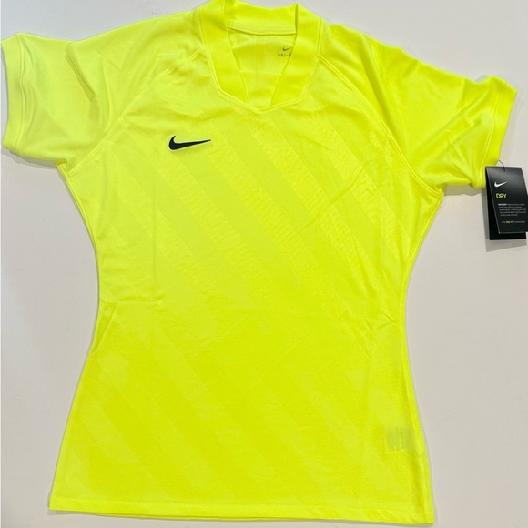 Nike Dri Fit Yellow Game Day Jersey Alternating Matte & Shine Jacquard Design - Picture 2 of 8